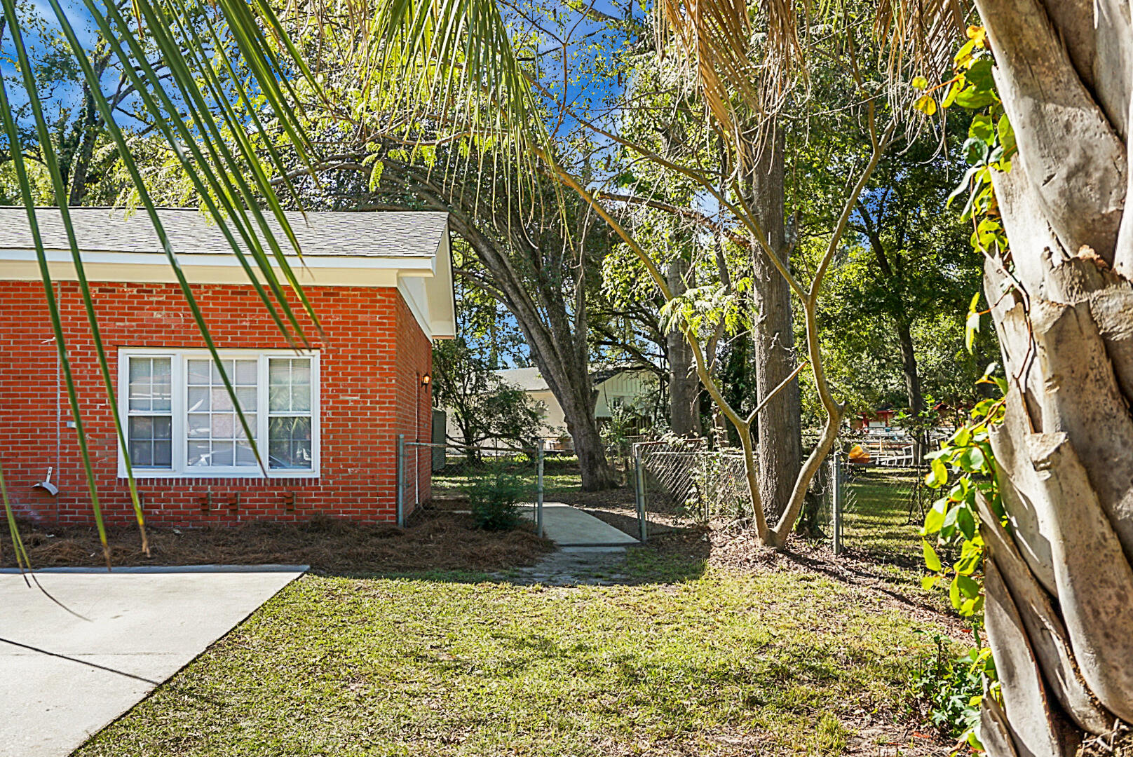 325 Oxford Road Ladson, SC 29456 - Photo 4 of 39 DSC03796