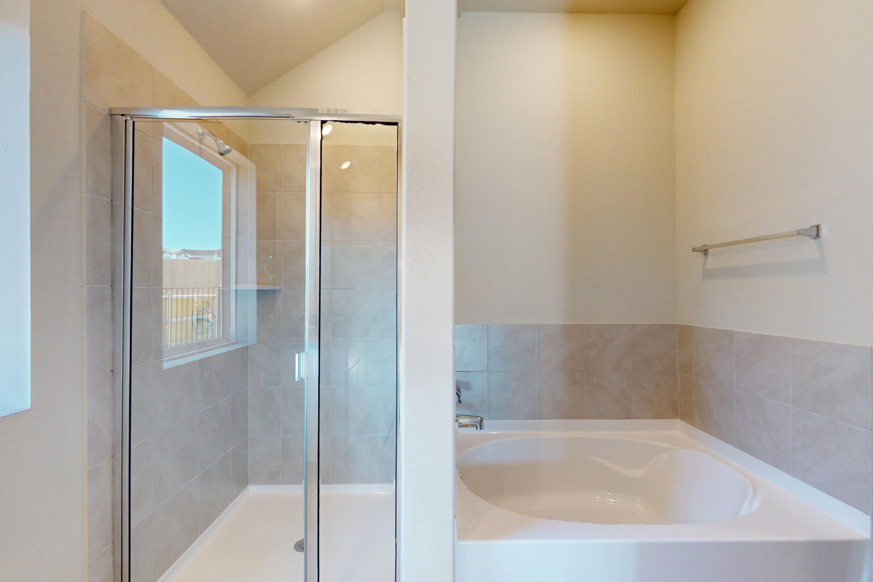 4505 Beacon Bay Drive Austin, TX 78747 - Photo 17 of 30 a bathroom with a bathtub