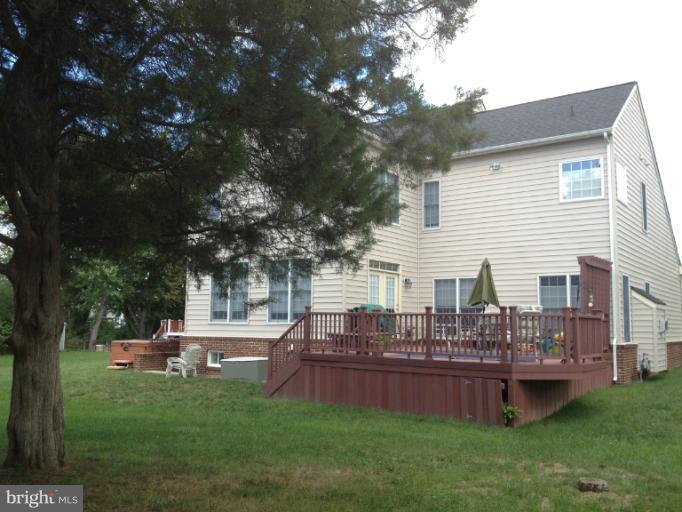6496 Cory Place Springfield, VA 22150 - Photo 3 of 10 Exterior (Rear)