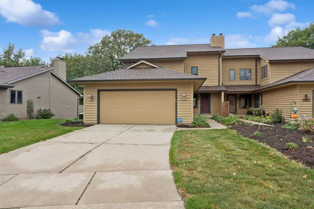 $334,900 | 1505 North Bay Highlands Drive, Green Bay, WI 54311