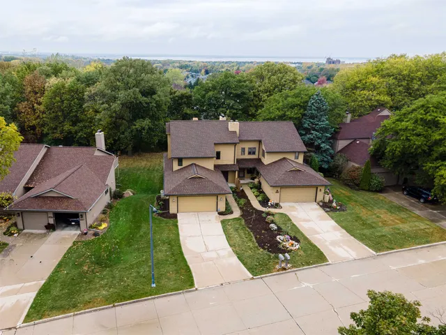 $334,900 | 1505 North Bay Highlands Drive, Green Bay, WI 54311