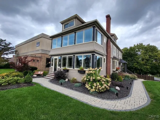 $2,400 | 3331 James Street, Unit 33, Syracuse, NY 13206