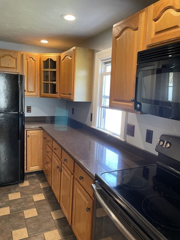 266 Doyle Road Holden, MA 01520 - Photo 11 of 23 Gallery Image 11