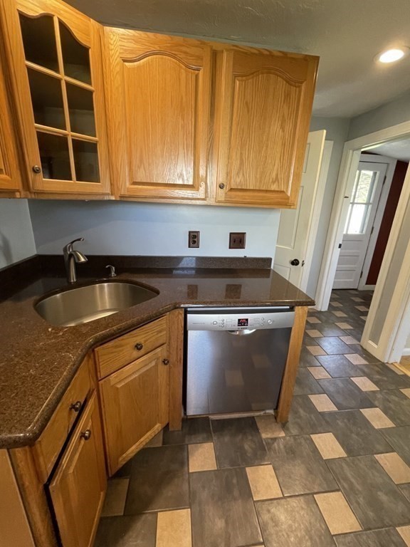266 Doyle Road Holden, MA 01520 - Photo 10 of 23 Gallery Image 10