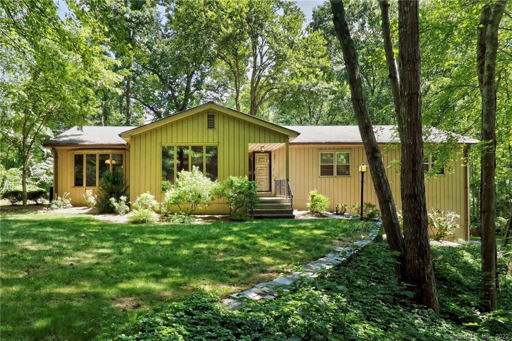 15 Birch Road Woodbridge, CT 06525 - Photo 1 of 1 Front entry