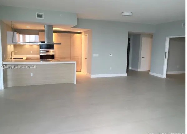 $6,500 | 17301 Biscayne Boulevard, Unit 1604, North Miami Beach, FL 33160