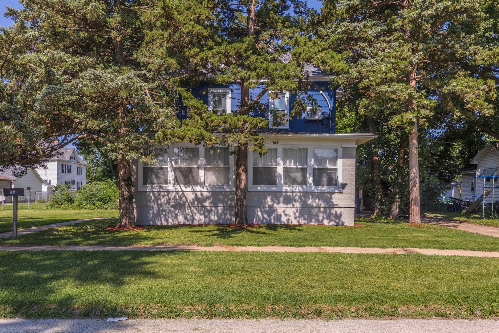 615 North Chicago Street Pontiac, IL 61764 - Photo 8 of 44