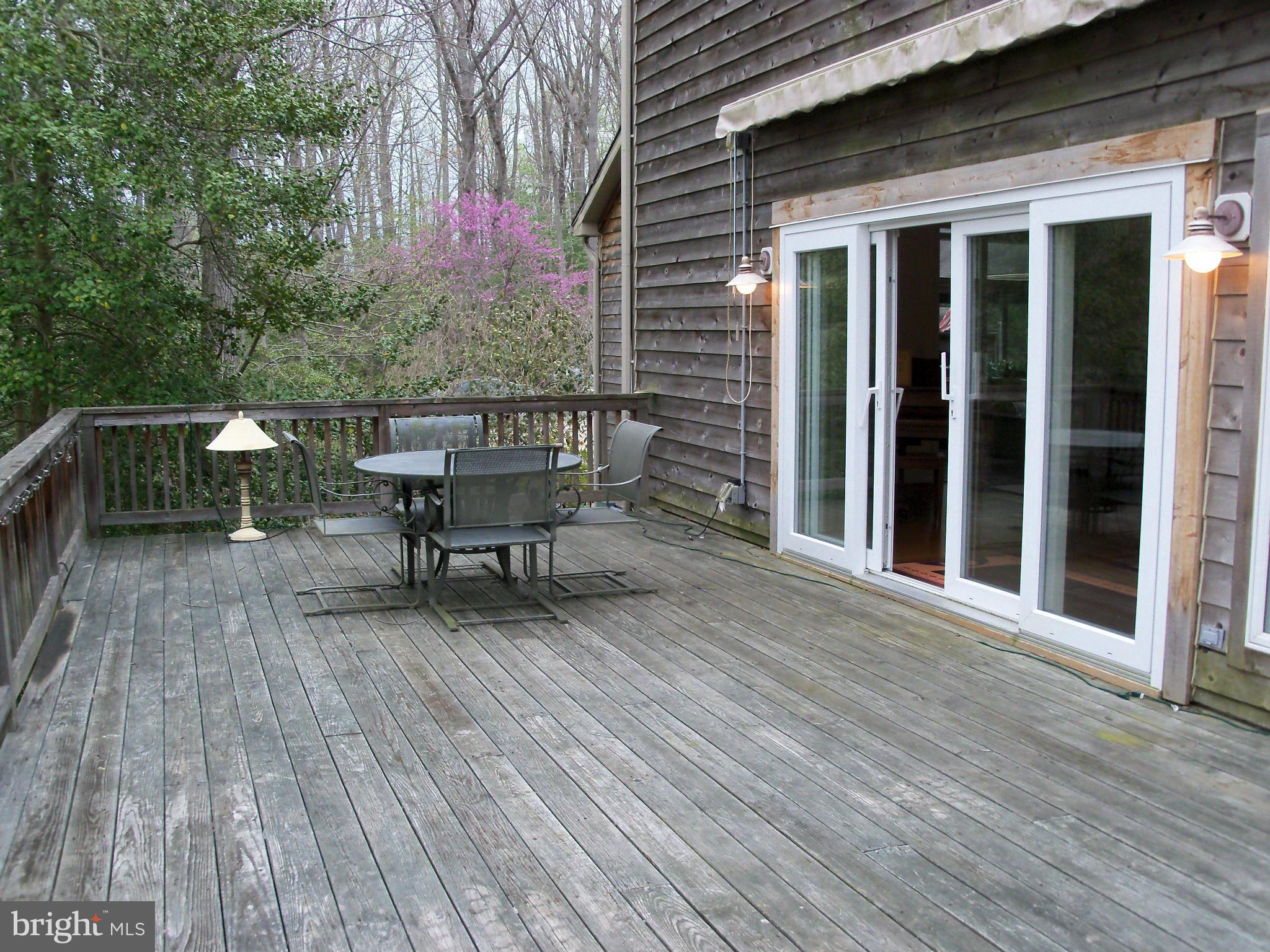 126 Gilbert Court Edgewater, MD 21037 - Photo 22 of 30 a house view with a seating space