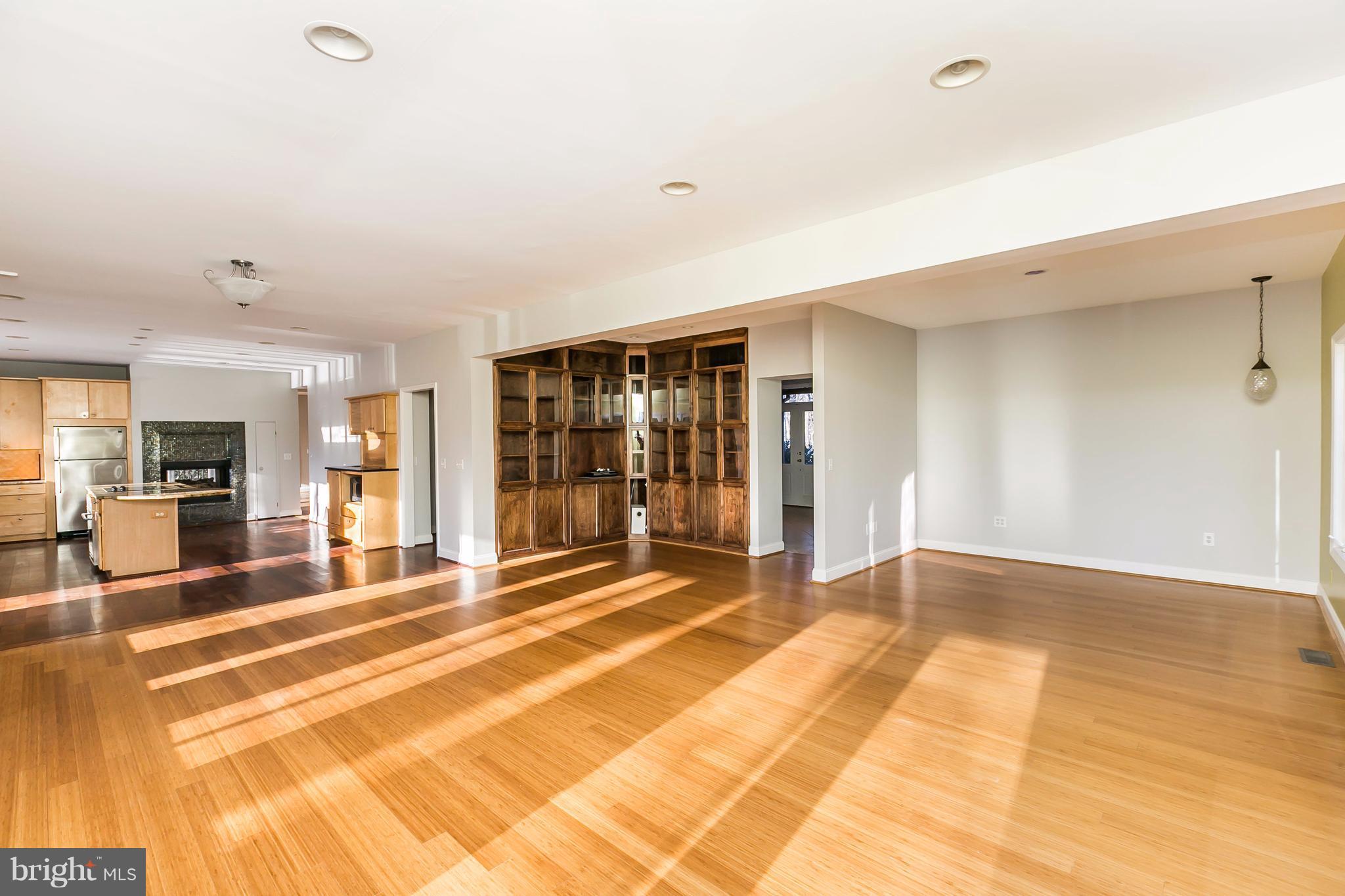126 Gilbert Court Edgewater, MD 21037 - Photo 9 of 30 a view of a indoor basketball court