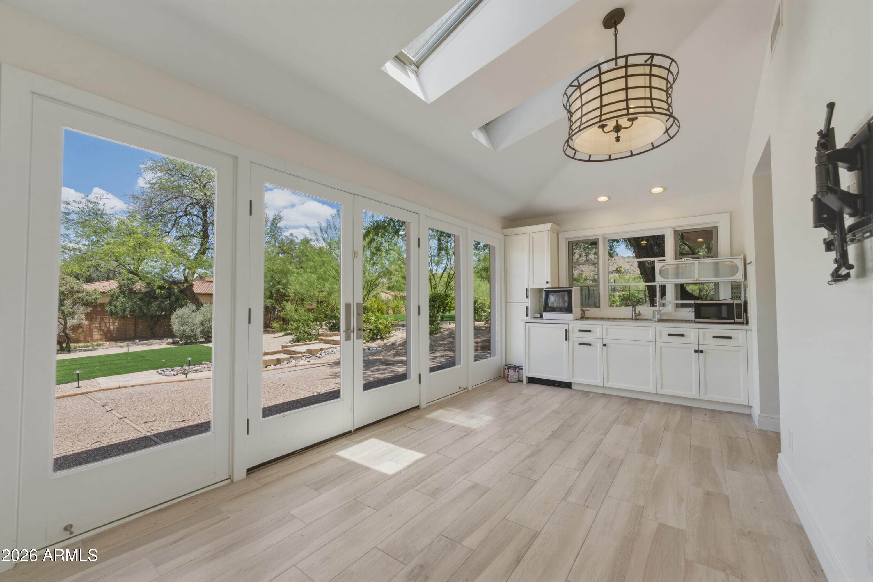 5136 East Roadrunner Road Paradise Valley, AZ 85253 - Photo 18 of 27 5136_E_Roadrunner_Rd_061