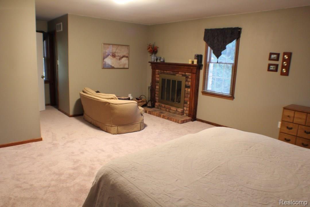 1319 West Fairview Lane Rochester, MI 48306 - Photo 9 of 18 Master Suite.jpg
