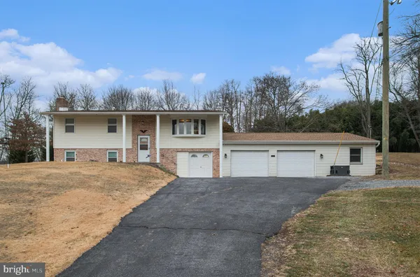 $379,900 | 21 Briardale Road, Dauphin, PA 17018