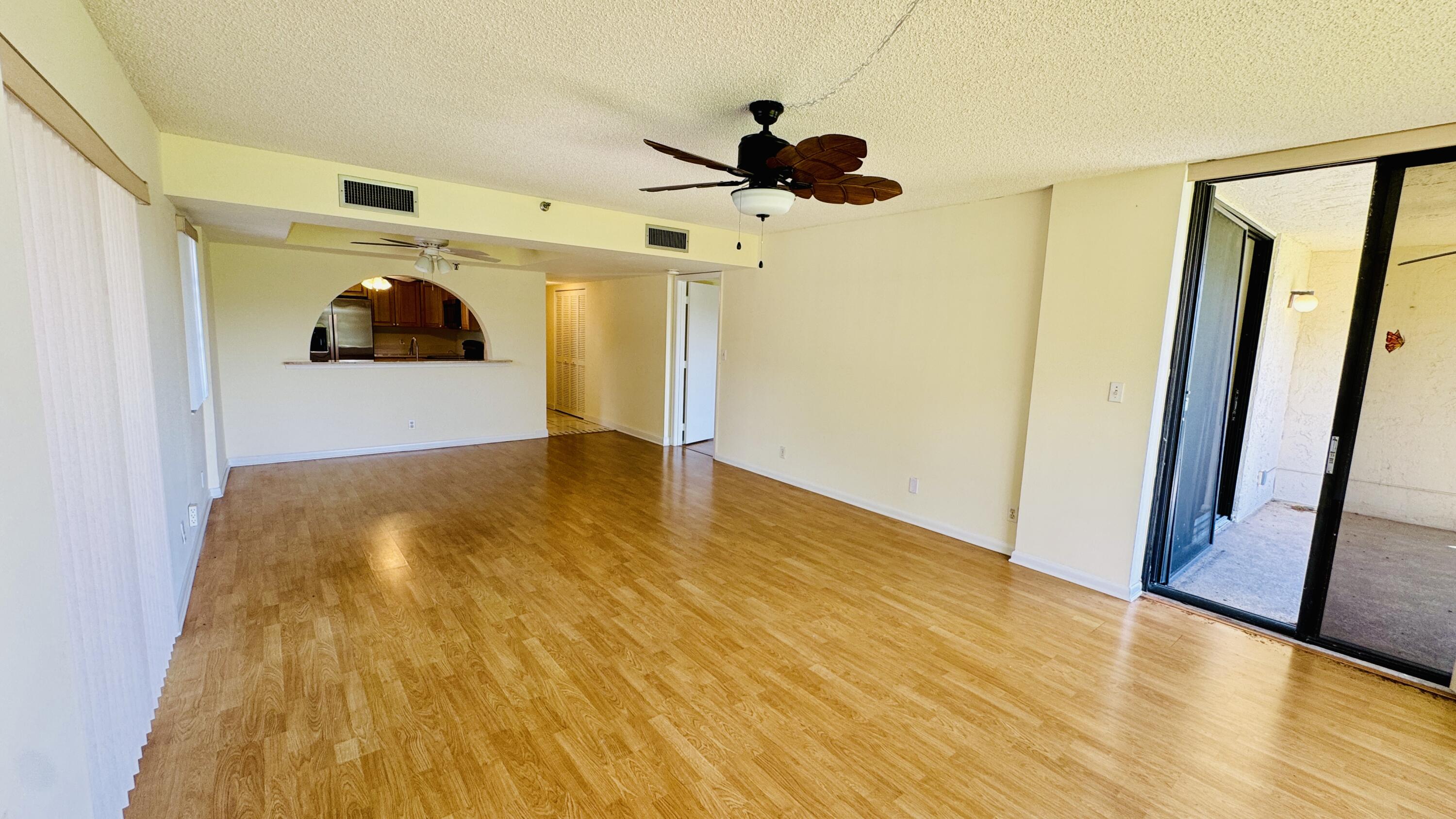 7030 Half Moon Circle, Unit 121 Hypoluxo, FL 33462 - Photo 41 of 74 Large living room