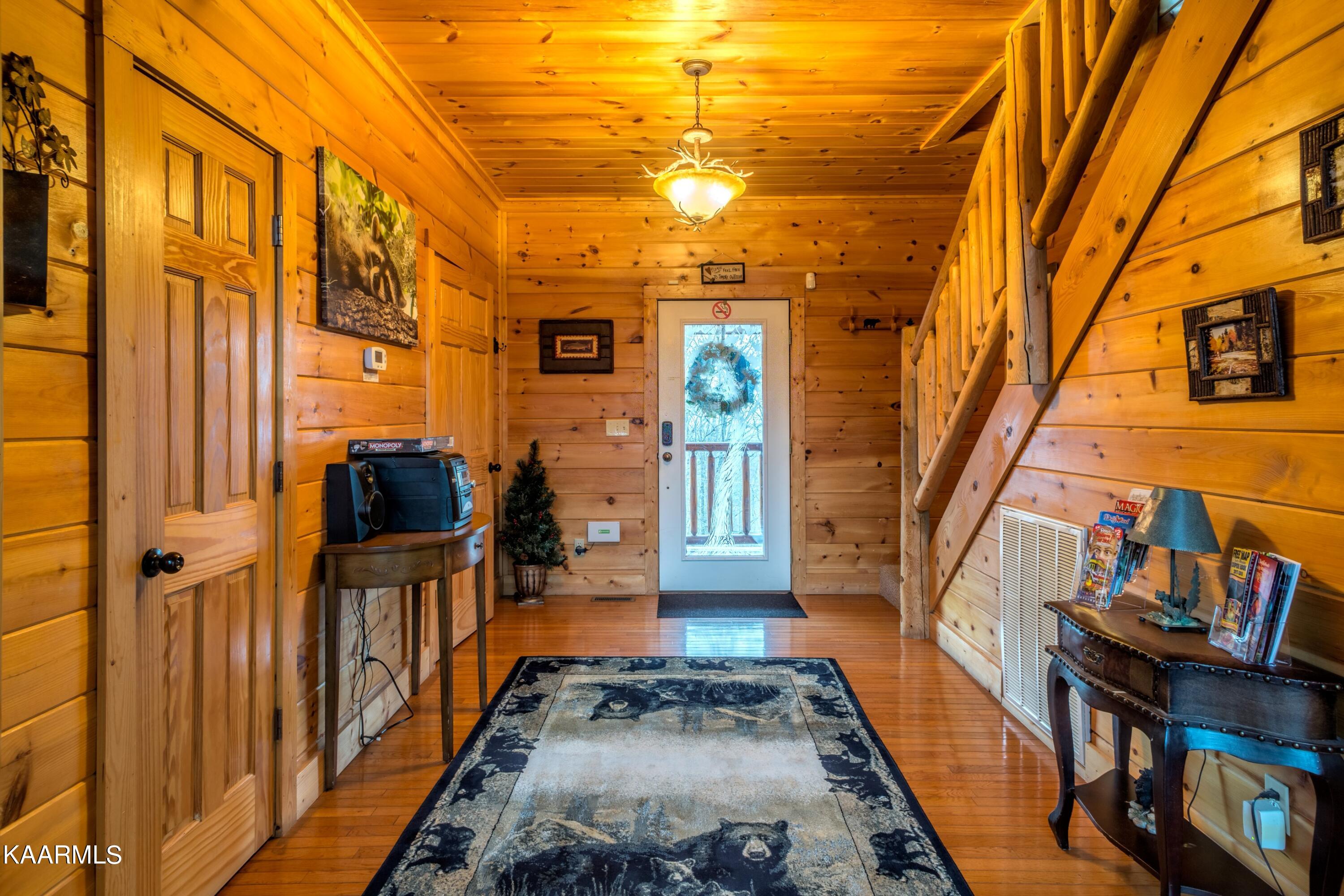 2142 Red Bud Road Sevierville, TN 37876 - Photo 6 of 21 Entryway