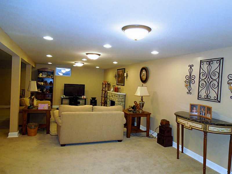 4032 Gambel Road Indianapolis, IN 46221 - Photo 18 of 24 Gallery Image 18