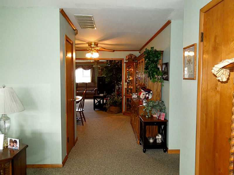 4032 Gambel Road Indianapolis, IN 46221 - Photo 4 of 24 Gallery Image 4