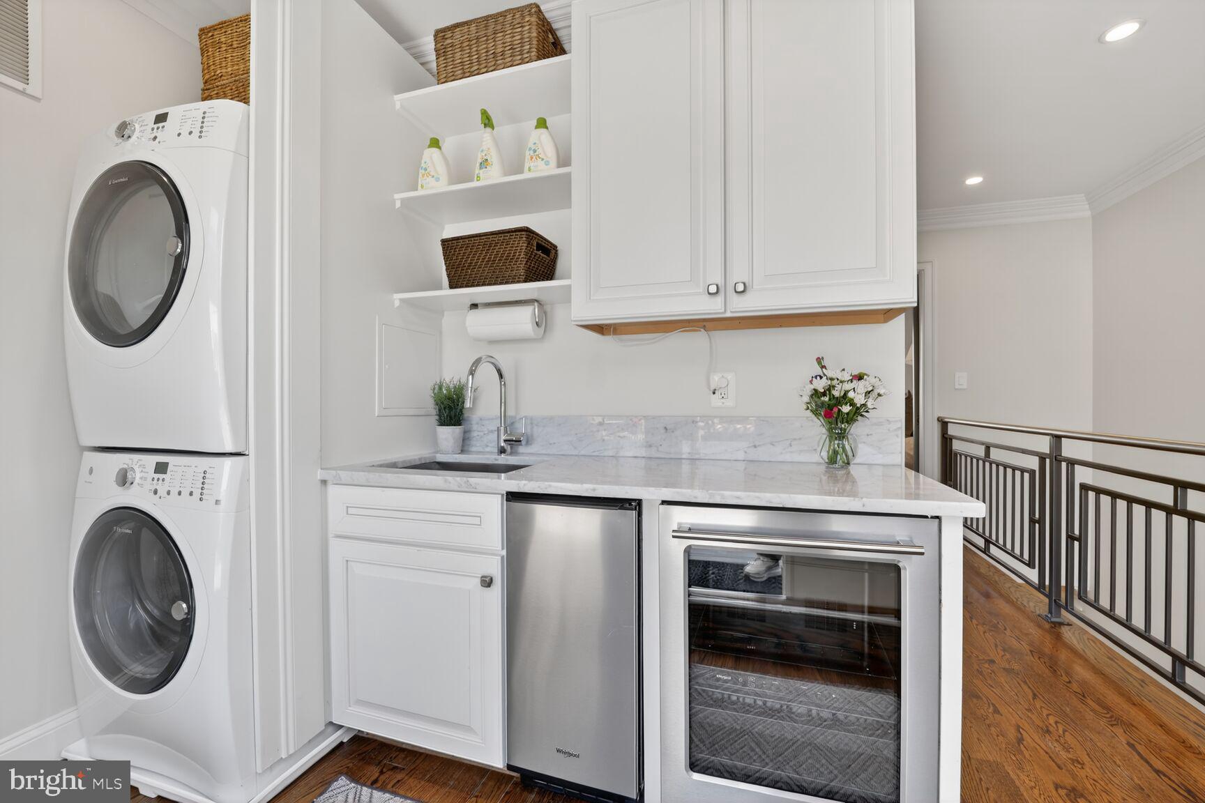2446 Ontario Road Northwest, Unit 4 Washington, DC 20009 - Photo 35 of 65 Wet Bar makes Roof Deck Entertaining a Breeze