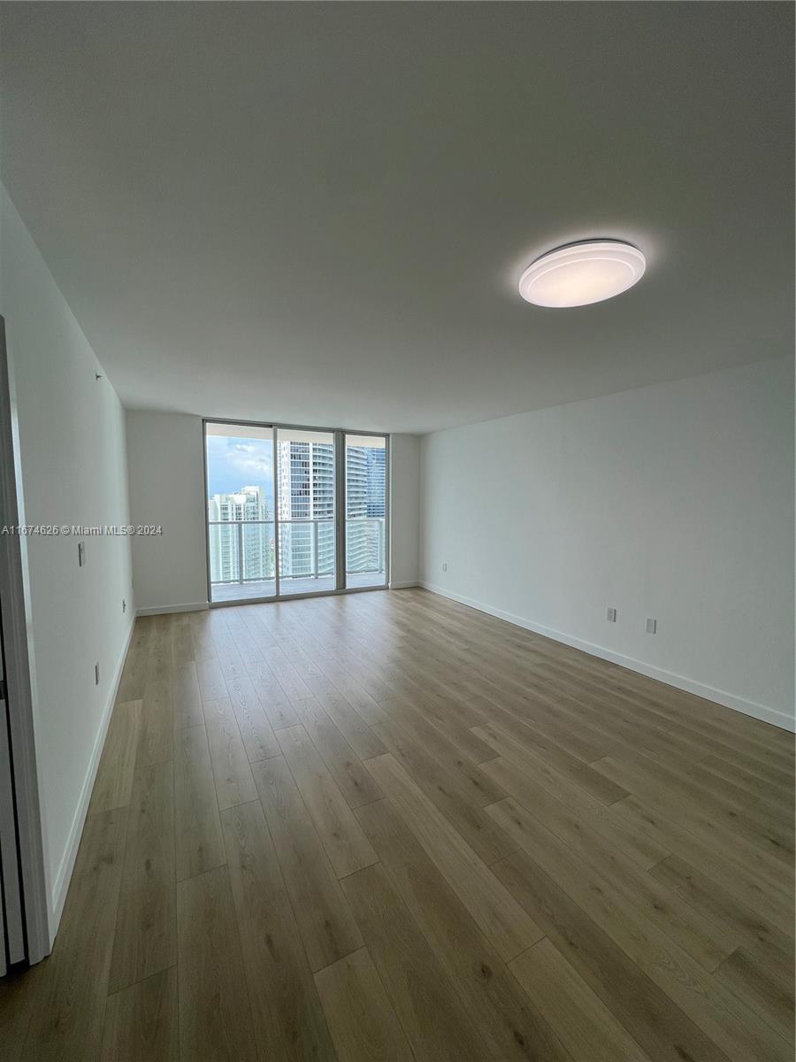 1155 Brickell Bay Drive, Unit 3205 Miami, FL 33131 - Photo 4 of 8