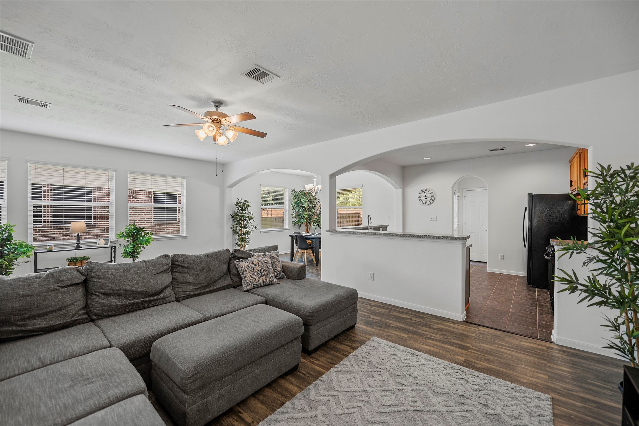 10519 Day Trail Lane Spring, TX 77379 - Photo 16 of 36 Living room