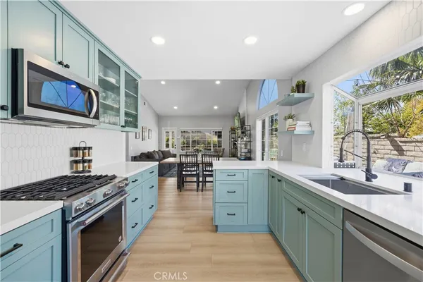 $924,900 | 27209 Bidwell Lane, Valencia, CA 91354