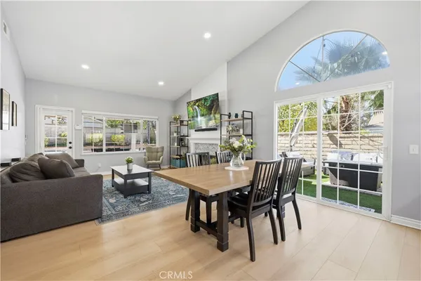 $924,900 | 27209 Bidwell Lane, Valencia, CA 91354