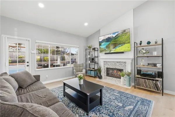 $924,900 | 27209 Bidwell Lane, Valencia, CA 91354