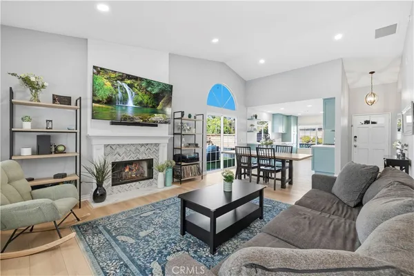 $924,900 | 27209 Bidwell Lane, Valencia, CA 91354