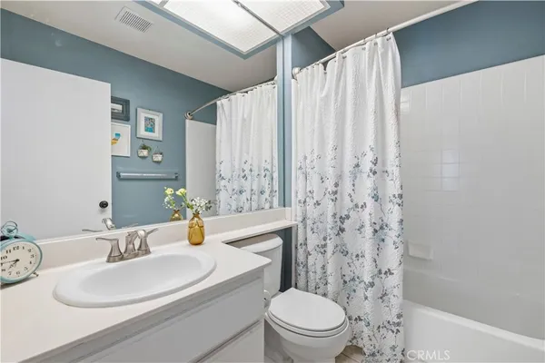 $924,900 | 27209 Bidwell Lane, Valencia, CA 91354