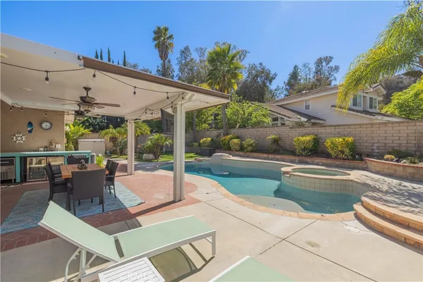 $924,900 | 27209 Bidwell Lane, Valencia, CA 91354