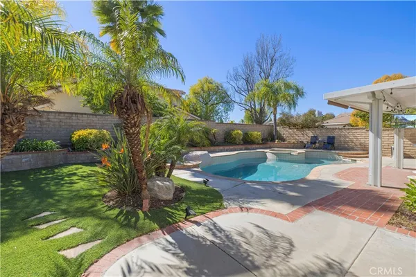 $924,900 | 27209 Bidwell Lane, Valencia, CA 91354