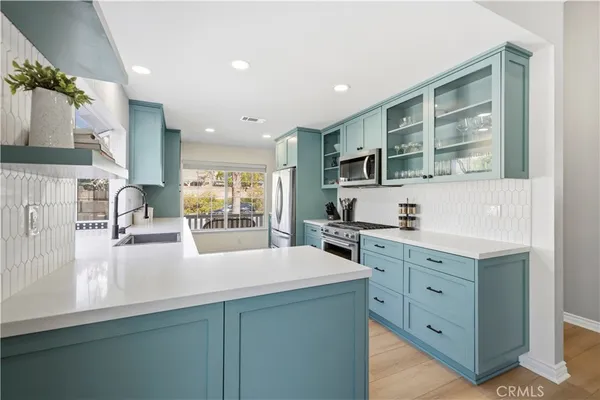 $924,900 | 27209 Bidwell Lane, Valencia, CA 91354