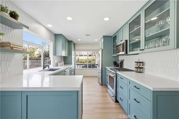 $924,900 | 27209 Bidwell Lane, Valencia, CA 91354