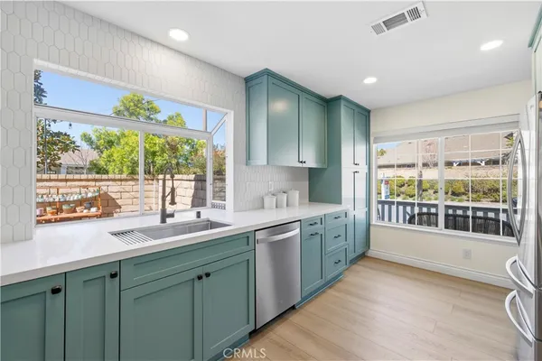 $924,900 | 27209 Bidwell Lane, Valencia, CA 91354