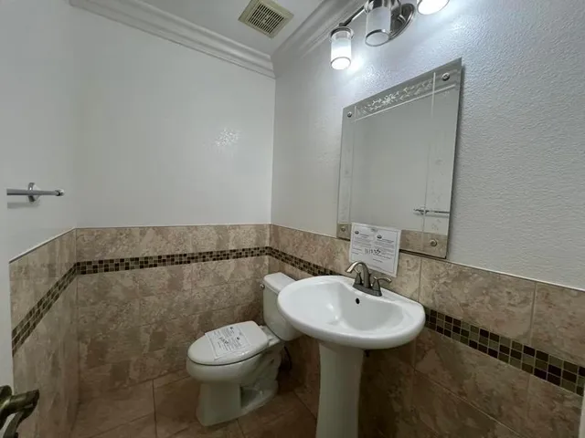 $330,000 | 6646 Beamer Way, Rio Linda, CA 95673