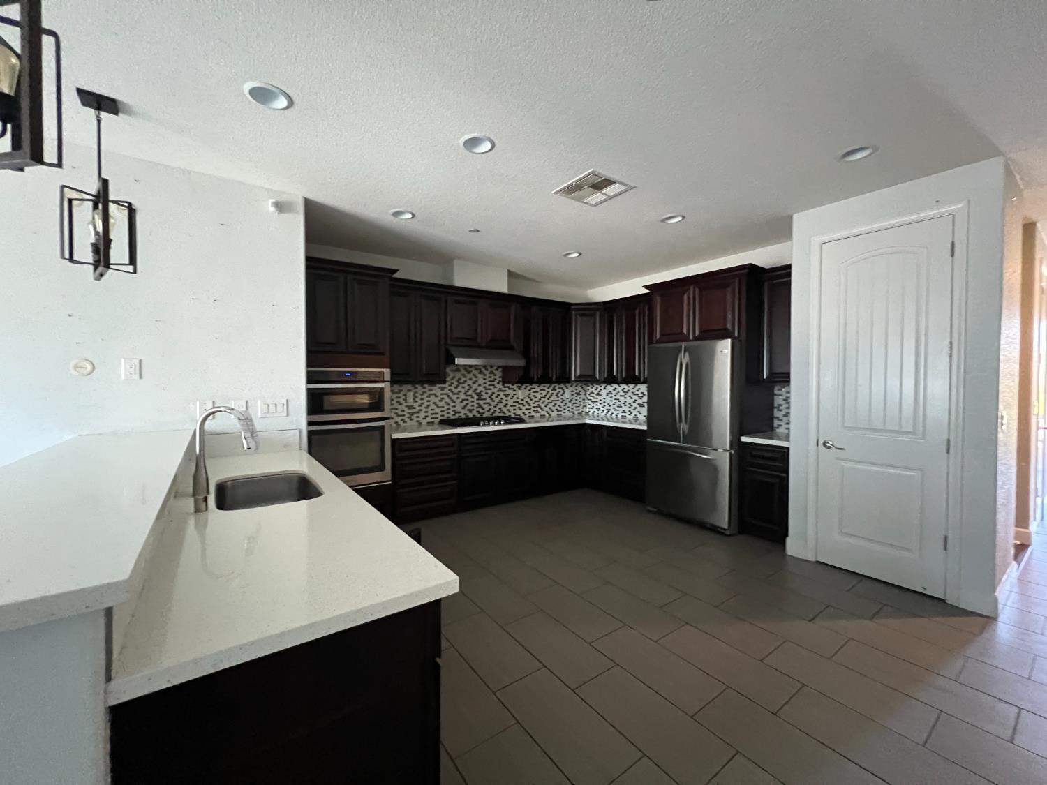 6646 Beamer Way Rio Linda, CA 95673 - Photo 4 of 14