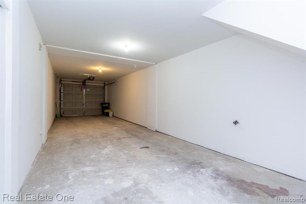 1429 Raliegh Place Troy, MI 48084 - Photo 40 of 47
