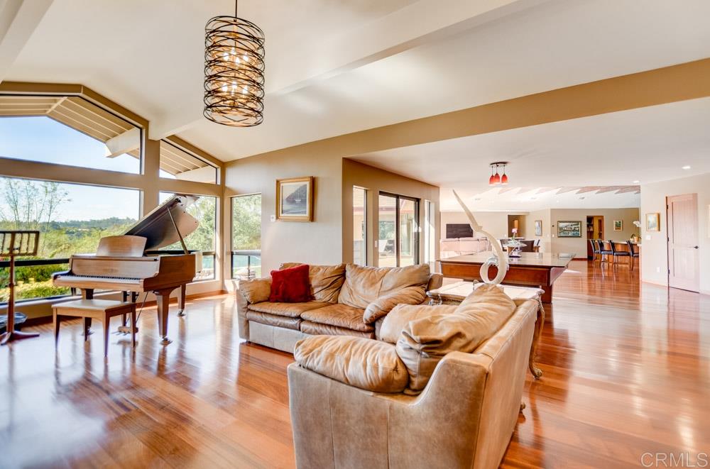 17235 Los Morros Rancho Santa Fe, CA 92067 - Photo 6 of 24 Gallery Image 6
