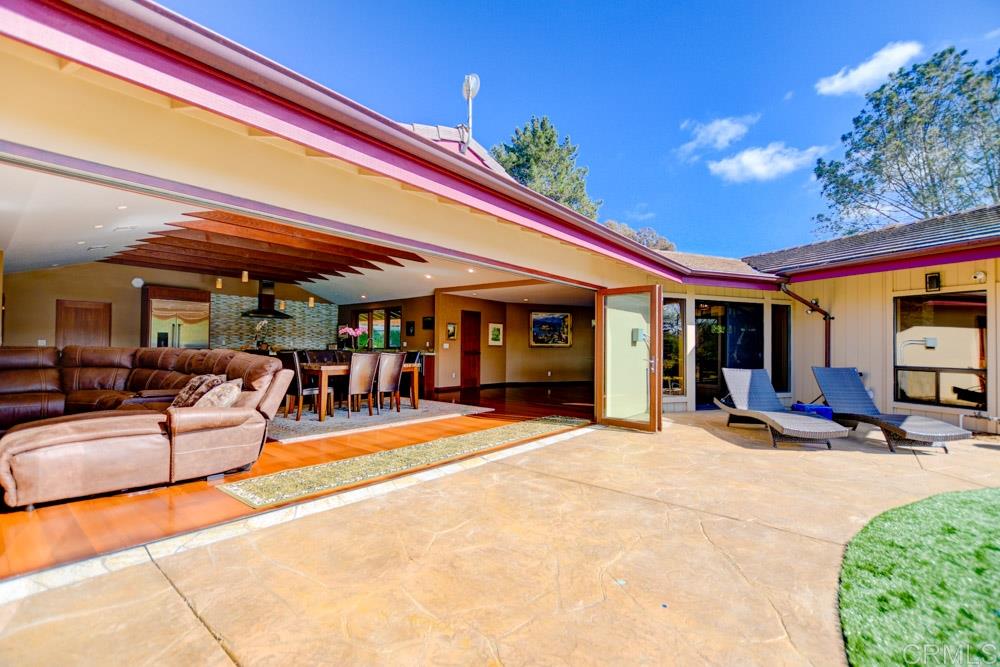 17235 Los Morros Rancho Santa Fe, CA 92067 - Photo 10 of 24 Gallery Image 10