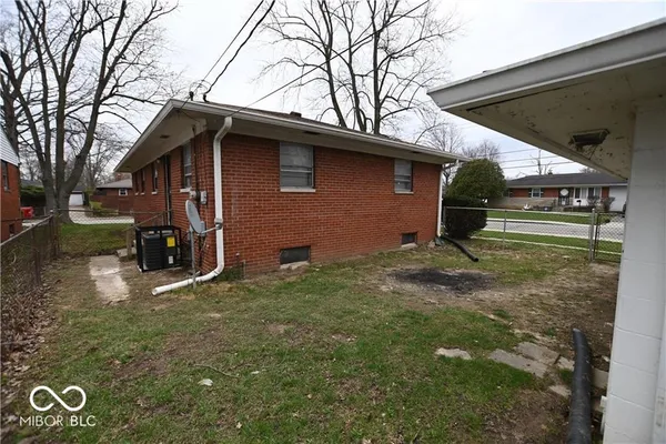 $1,500 | 5820 East 40th Street, Indianapolis, IN 46226