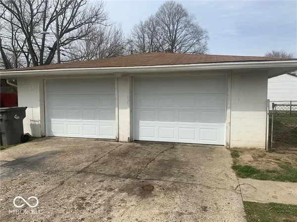 $1,500 | 5820 East 40th Street, Indianapolis, IN 46226