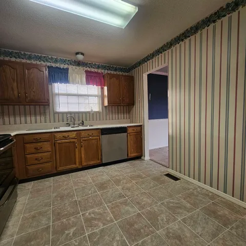 $240,000 | 4412 Woodglen Lane, Mount Vernon, IL 62864