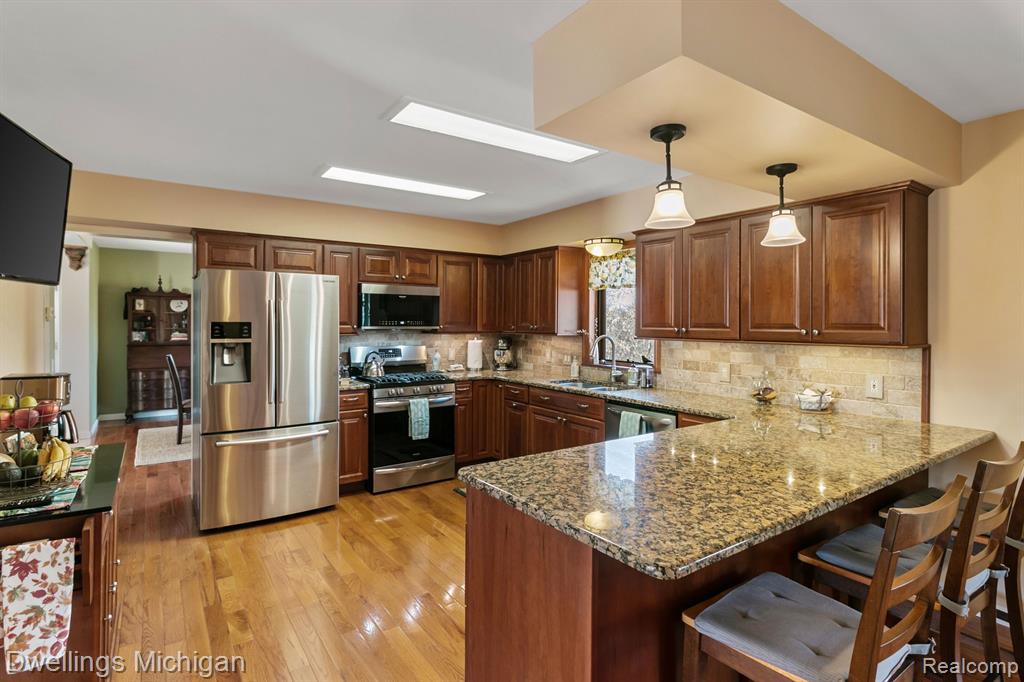1588 Woodhaven Road Howell, MI 48855 - Photo 13 of 93