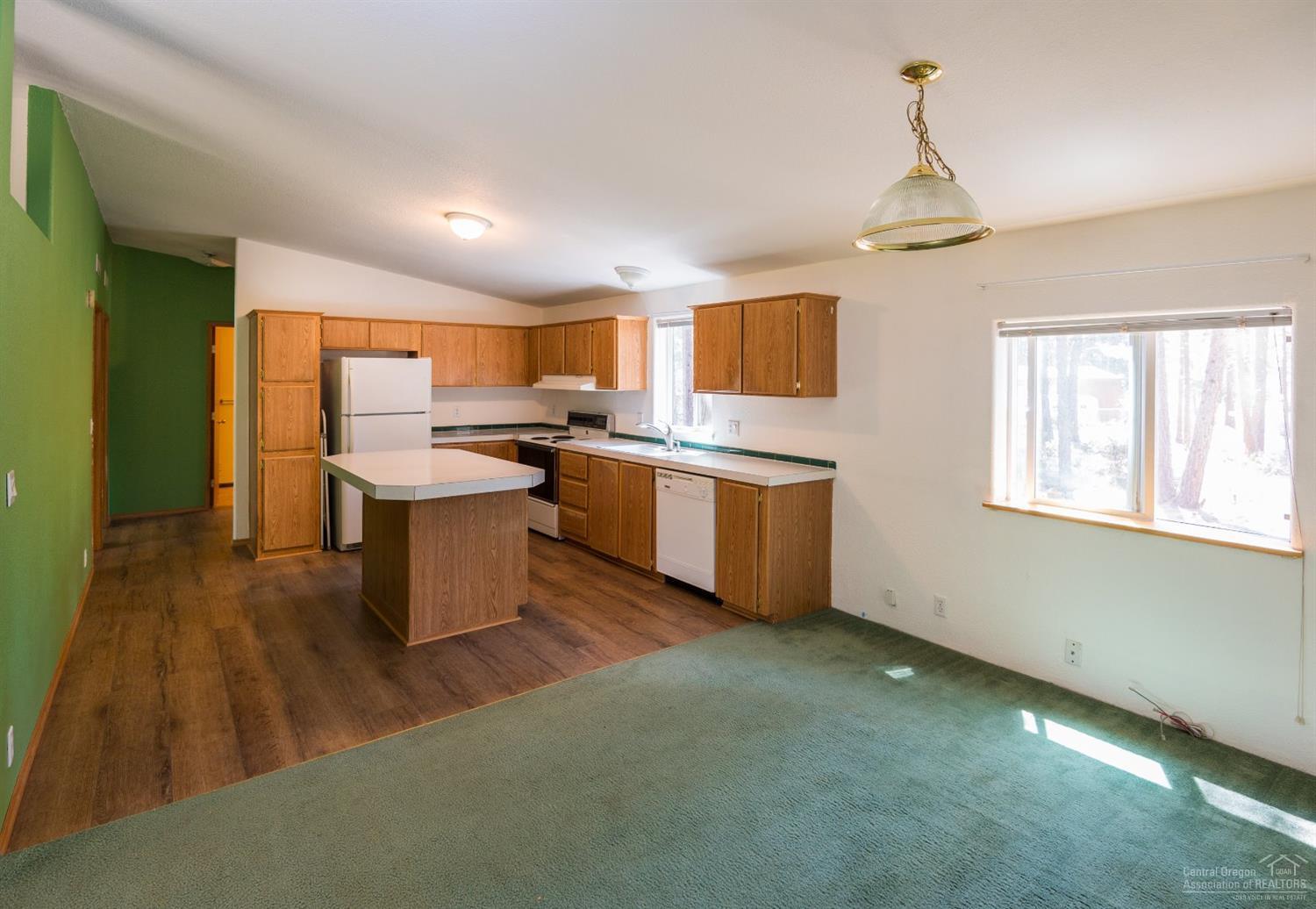 60106 Turquoise Road Bend, OR 97702 - Photo 6 of 25 Additional Photo