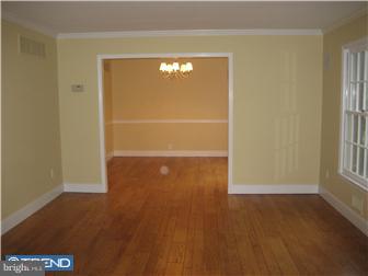 3 Rockwell Green Pennington, NJ 08534 - Photo 7 of 12 Living Room