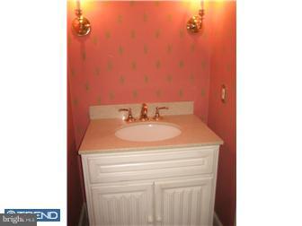3 Rockwell Green Pennington, NJ 08534 - Photo 8 of 12 Bathroom