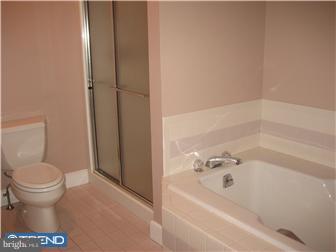 3 Rockwell Green Pennington, NJ 08534 - Photo 9 of 12 Bathroom