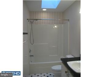 3 Rockwell Green Pennington, NJ 08534 - Photo 10 of 12 Bathroom