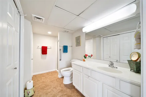 $250,000 | 2815 Kings Crossing Drive, Unit 214, Kingwood, TX 77345