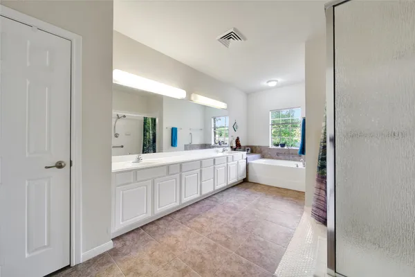 $250,000 | 2815 Kings Crossing Drive, Unit 214, Kingwood, TX 77345