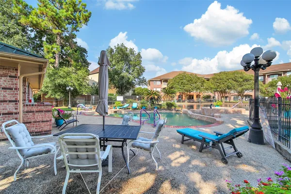 $250,000 | 2815 Kings Crossing Drive, Unit 214, Kingwood, TX 77345